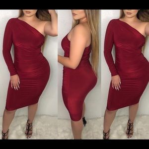 Burgundy one solder dress
